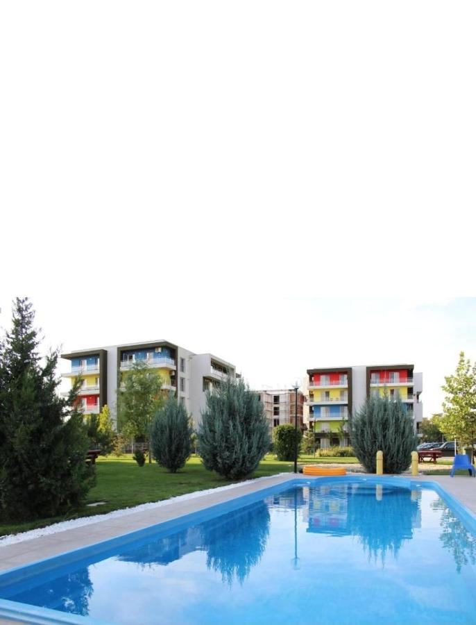 Tranzzit Airport Apartment II Otopeni Exterior foto