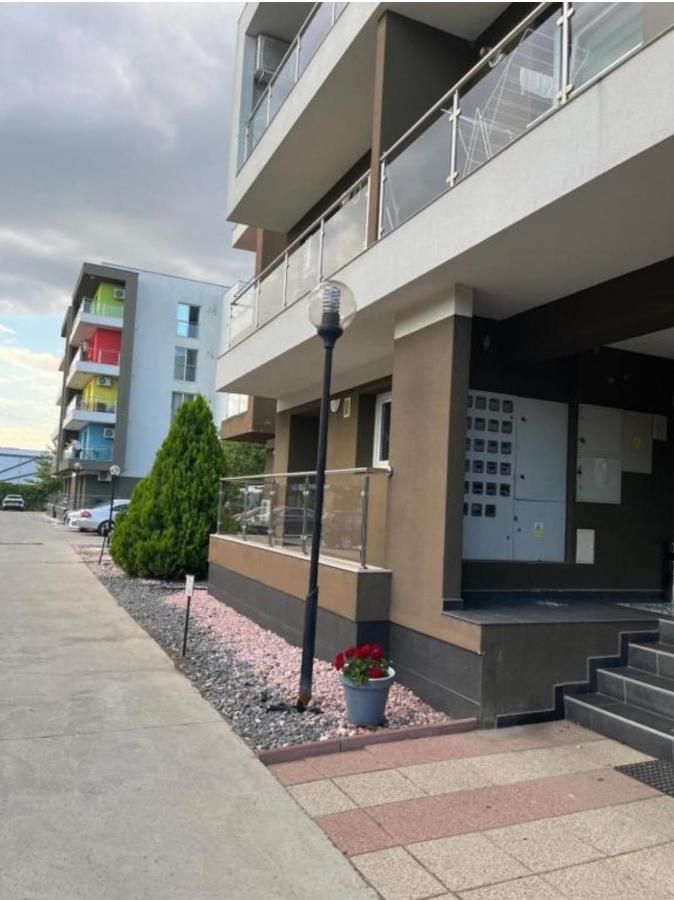Tranzzit Airport Apartment II Otopeni Exterior foto